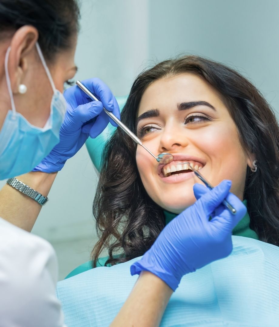 Dra. Claudia R. Fussi Campos, Cirurgiã Dentista especialista em Odontologia Estética e Laserterapia